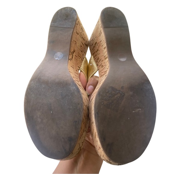 Tory Burch Suzy Metallic Gold Platform Wedge Thong Sandals 6 - Picture 9 of 10